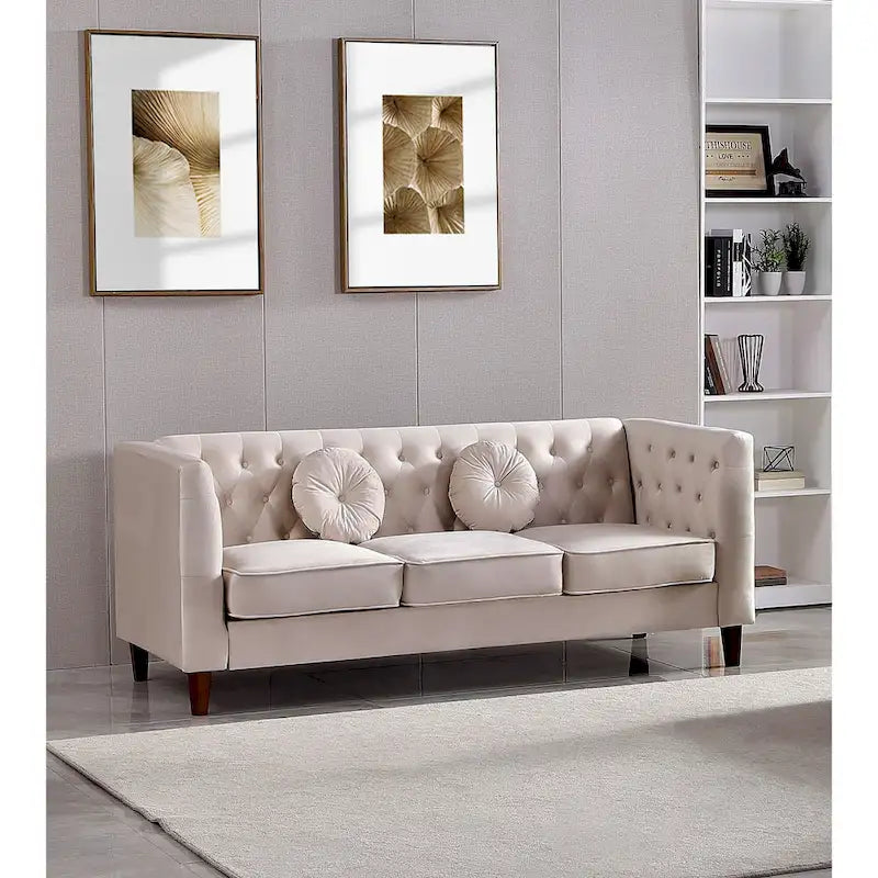 Canapé Chesterfield touffeté en velours avec pieds en bois et coussins décoratifs
