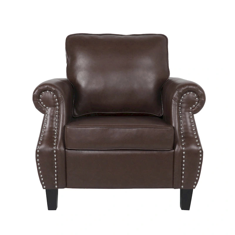 Fauteuil club en similicuir marron cognac avec cloutage et accoudoirs roulés