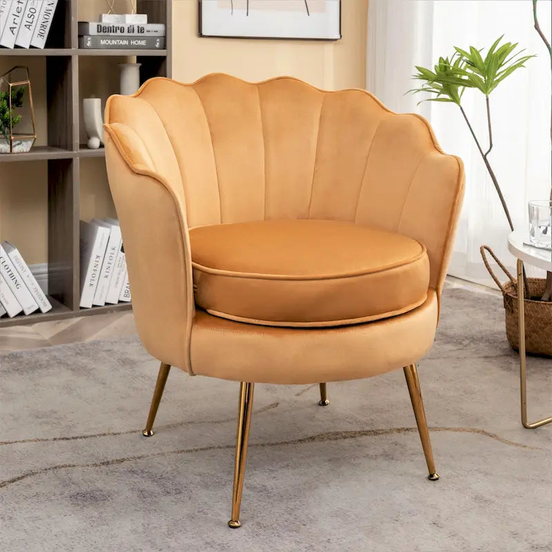 Fauteuil d'appoint en velours avec dossier coquille et pieds en métal doré