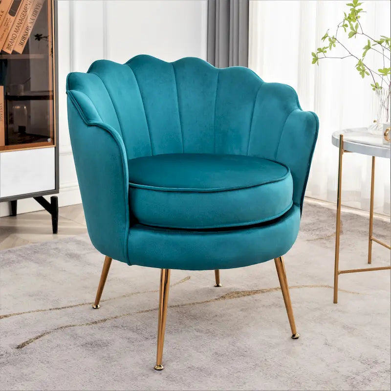 Fauteuil d'appoint en velours avec dossier coquille et pieds en métal doré
