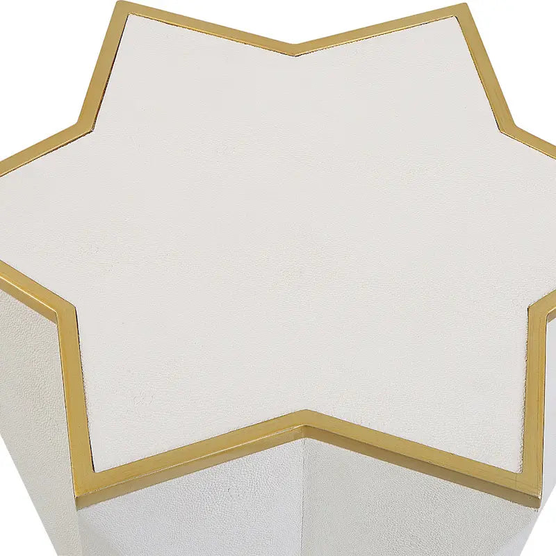 Table d'appoint en similicuir grainé blanc en forme d'étoile avec bordure en feuille d'or
