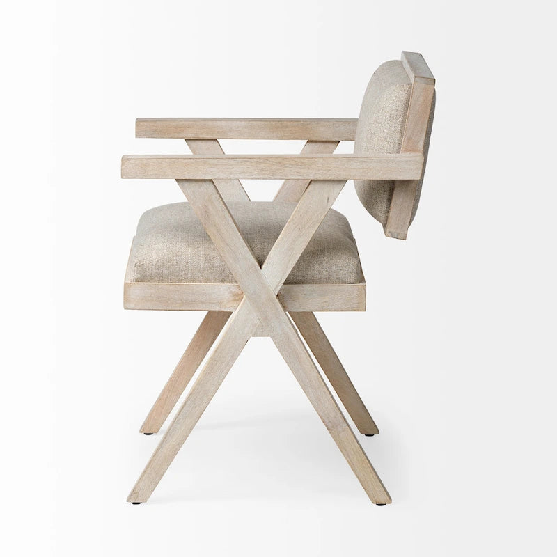 Fauteuil de salle à manger en tissu crème avec accoudoirs et piètement en manguier blanchi en forme de croix