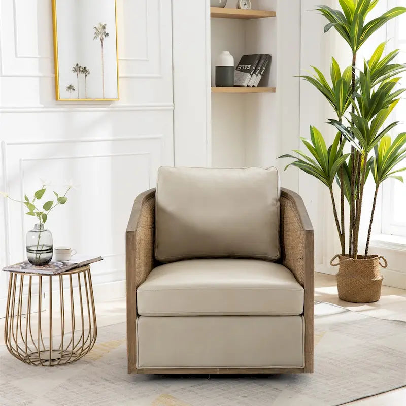 Fauteuil pivotant à 360° avec côtés en rotin et assise en similicuir