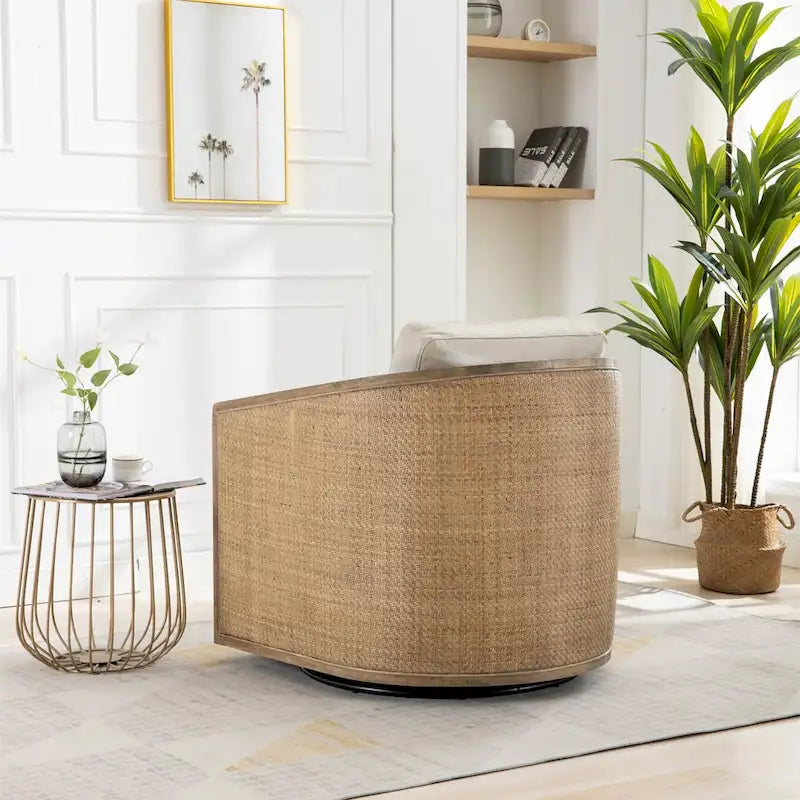 Fauteuil pivotant à 360° avec côtés en rotin et assise en similicuir