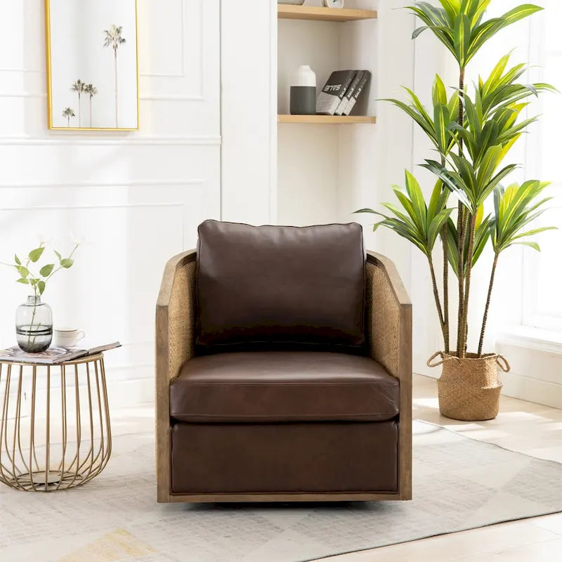 Fauteuil pivotant à 360° avec côtés en rotin et assise en similicuir