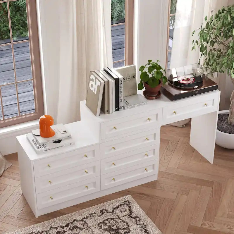 Commode blanche multi-tiroirs avec poignées en cristal et plateau-coiffeuse