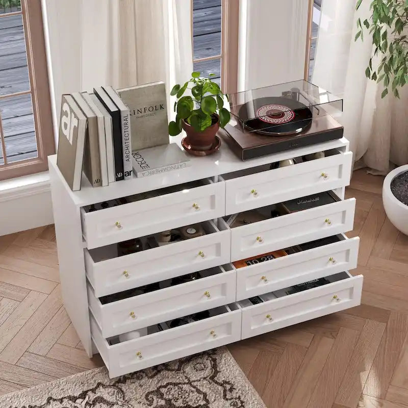 Commode blanche multi-tiroirs avec poignées en cristal et plateau-coiffeuse