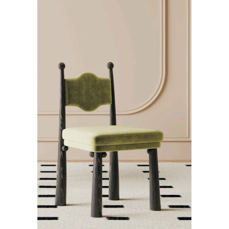 Chaise de salle à manger tapissée à rayures noires et blanches avec pieds tournés en bois massif