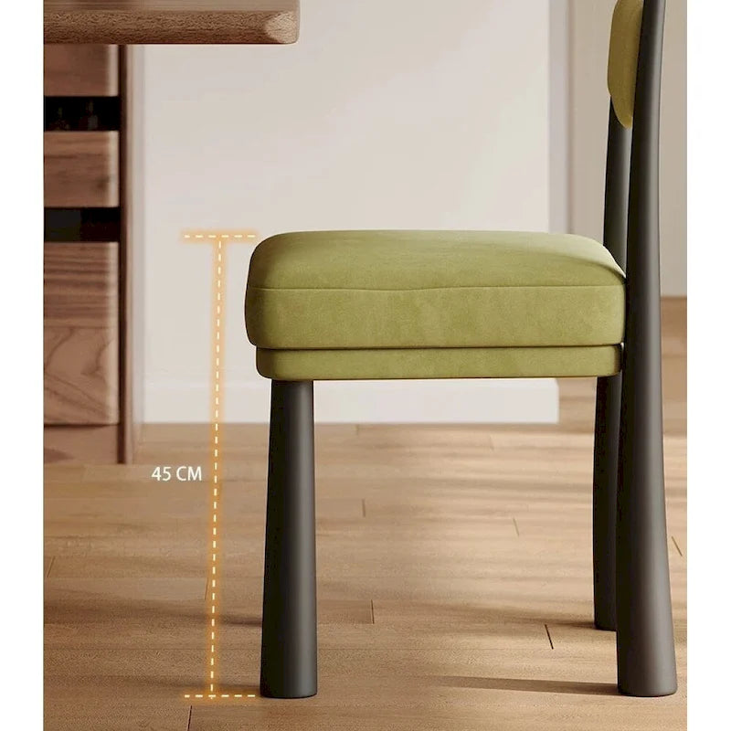 Chaise de salle à manger tapissée à rayures noires et blanches avec pieds tournés en bois massif