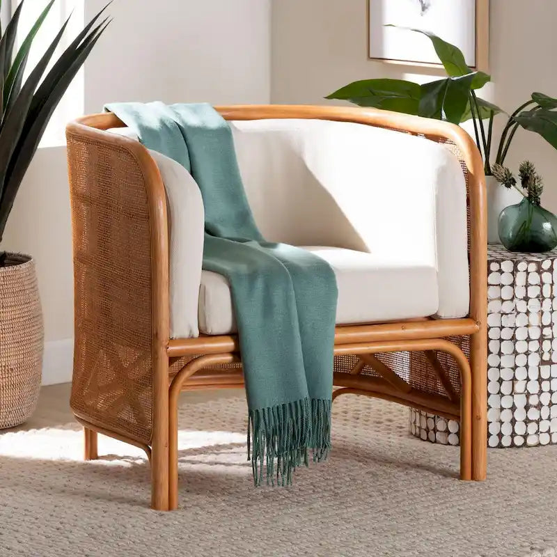 Fauteuil d'appoint bohème en rotin tissé avec coussin crème amovible